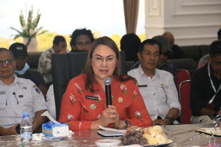 Bupati Donggala Nonaktifkan Sementara Kades Siboalong Usai Beredarnya Video Asusila