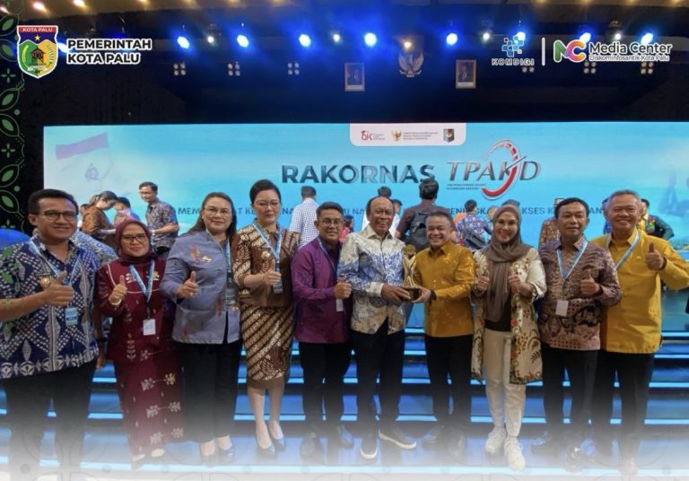 Kota Palu Raih Penghargaan TPKAD Award, Bukti Nyata Kepemimpinan Hadianto Dorong Inklusi Keuangan Daerah.