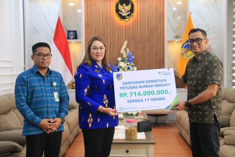 Bupati Donggala Beri Jaminan Sosial bagi Petugas Rumah Ibadah